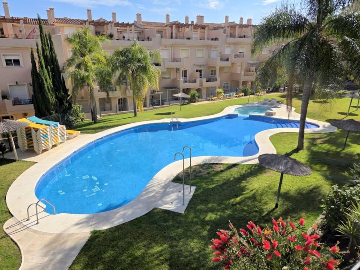 Ground Floor Apartment in La Duquesa — photo 1 of 10