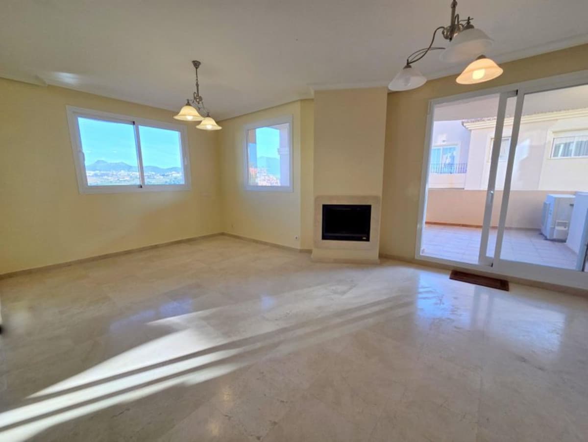 Ground Floor Apartment in La Duquesa — photo 2 of 10