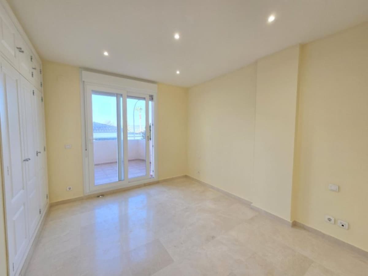 Ground Floor Apartment in La Duquesa — photo 9 of 10