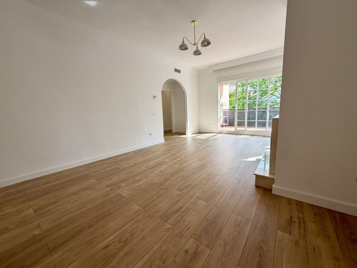 Top Floor Apartment in Nueva Andalucía — photo 3 of 10