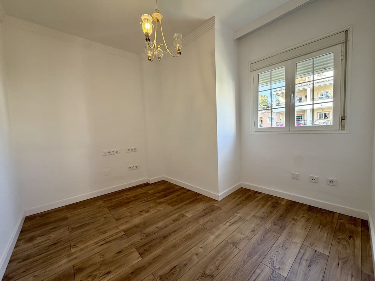 Top Floor Apartment in Nueva Andalucía — photo 8 of 10