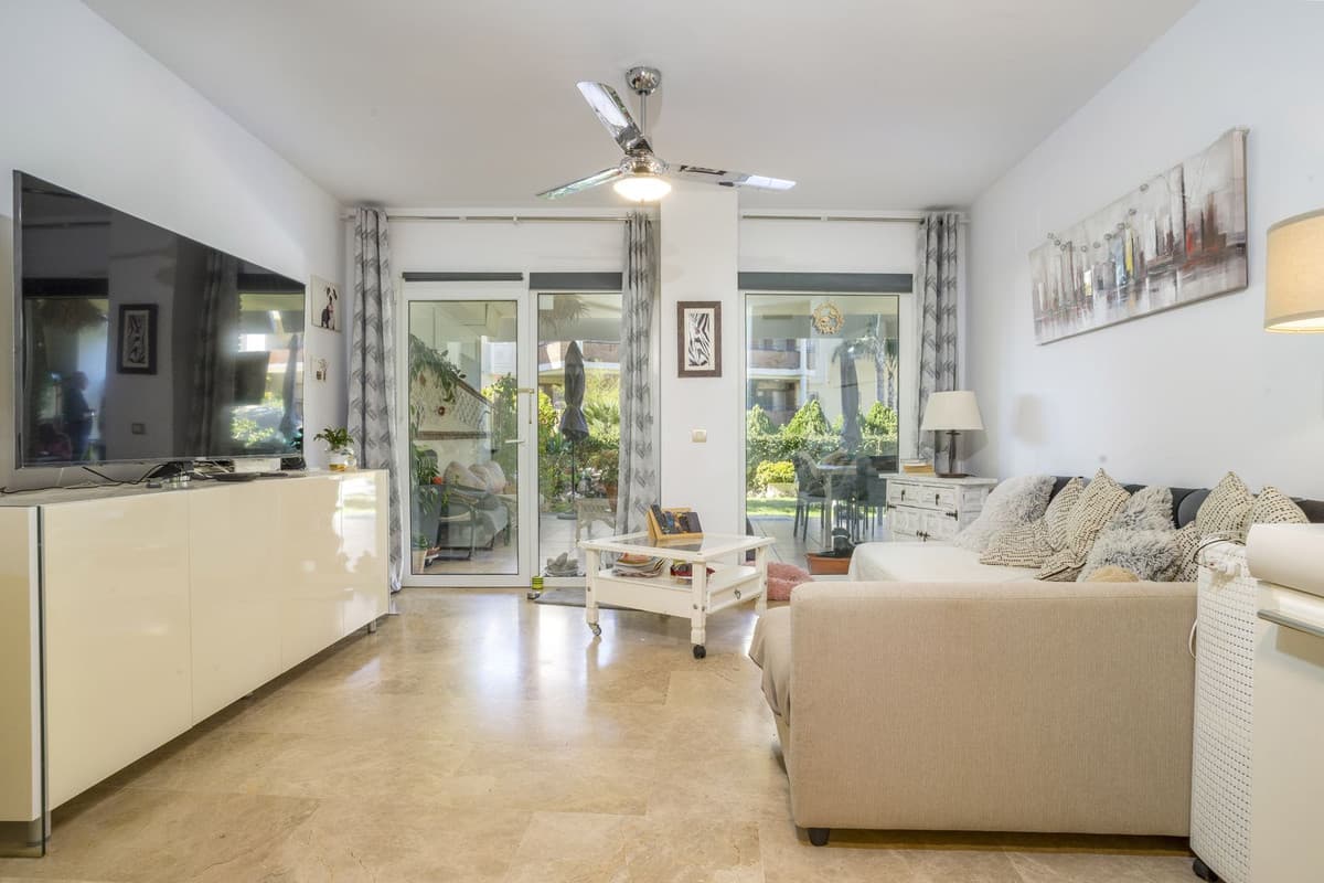 Ground Floor Apartment in Mijas Costa — photo 4 of 10