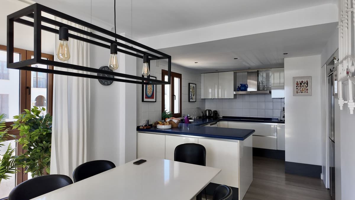 Penthouse Duplex in La Duquesa — photo 5 of 10