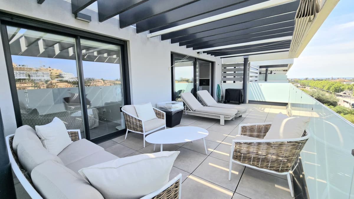 Middle Floor Apartment in La Cala de Mijas — photo 1 of 10