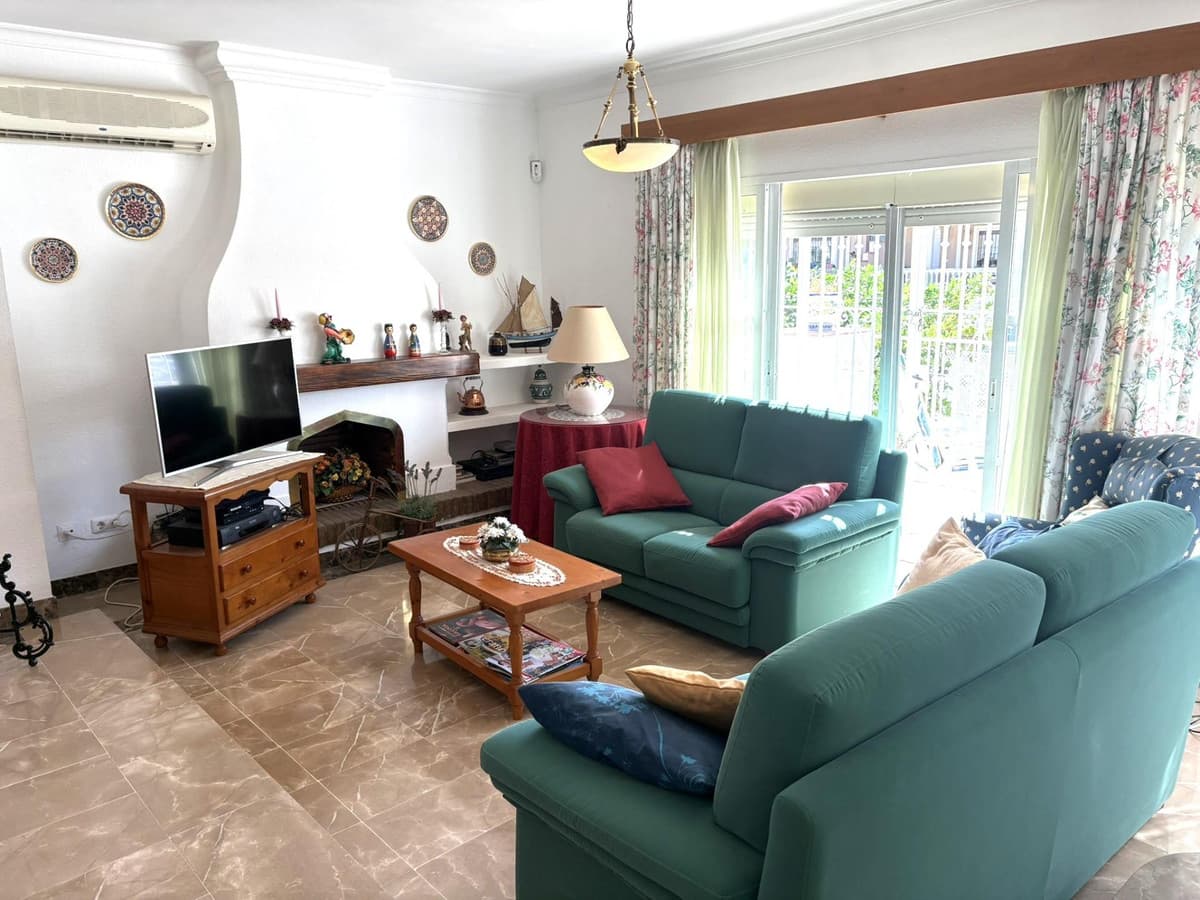 Detached Villa in Alhaurín de la Torre — photo 4 of 10
