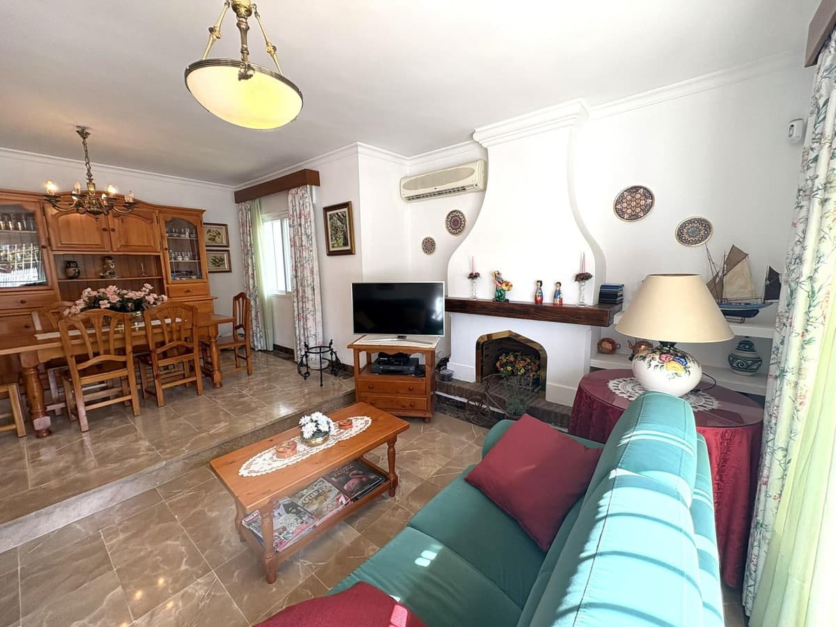 Detached Villa in Alhaurín de la Torre — photo 8 of 10