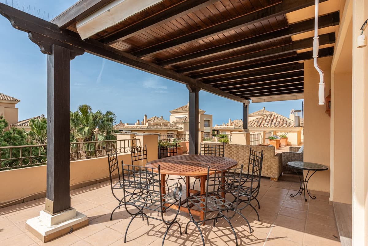 Penthouse Duplex in Elviria — photo 7 of 10