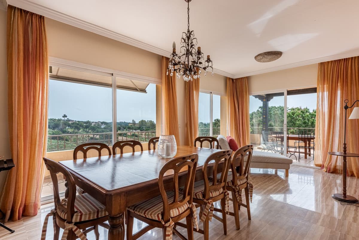 Penthouse Duplex in Elviria — photo 8 of 10