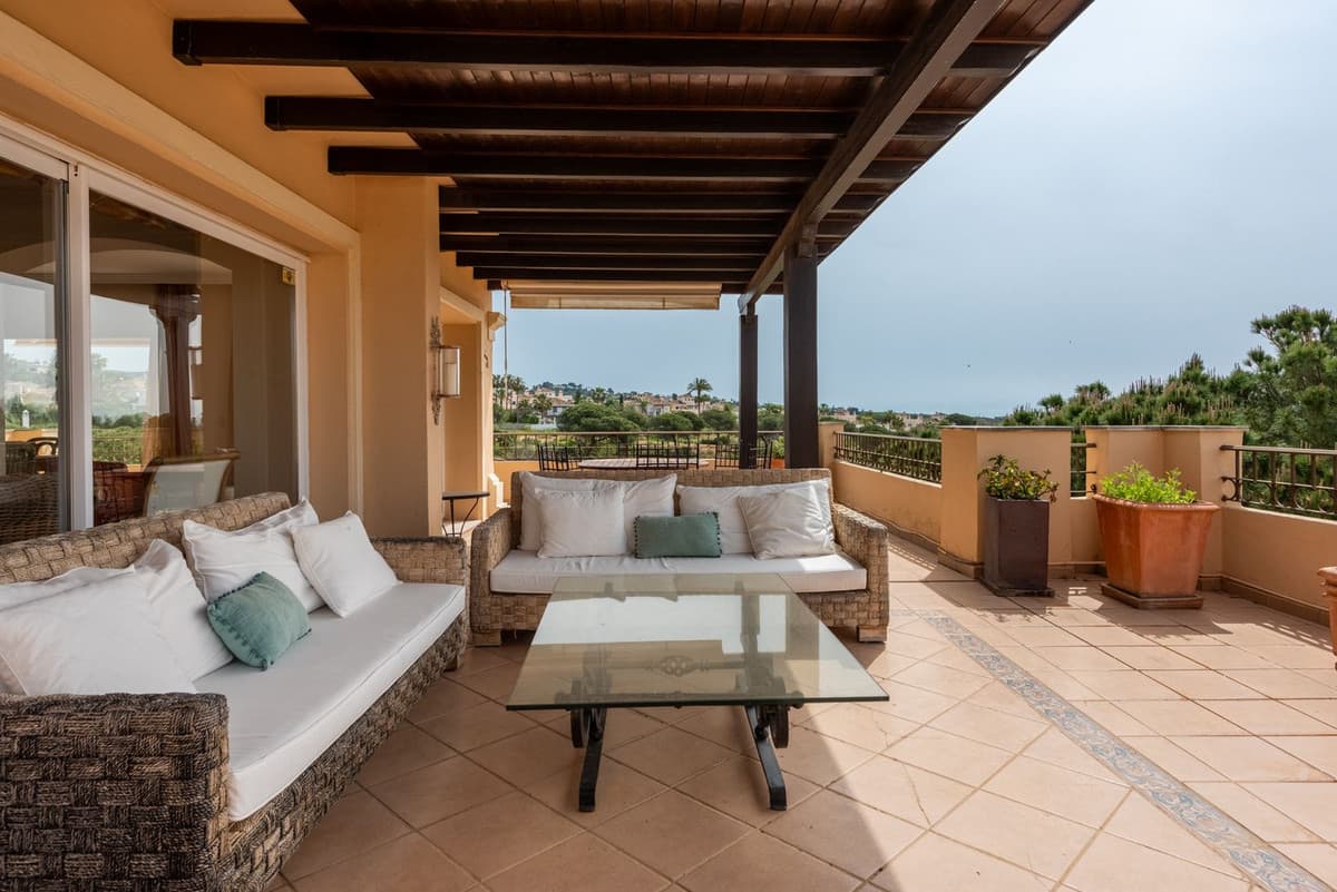 Penthouse Duplex in Elviria — photo 9 of 10