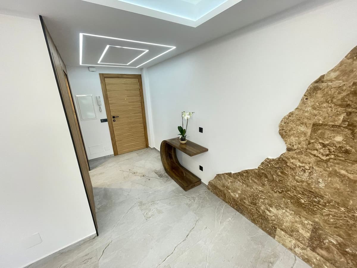 Top Floor Apartment in Estepona — photo 3 of 10