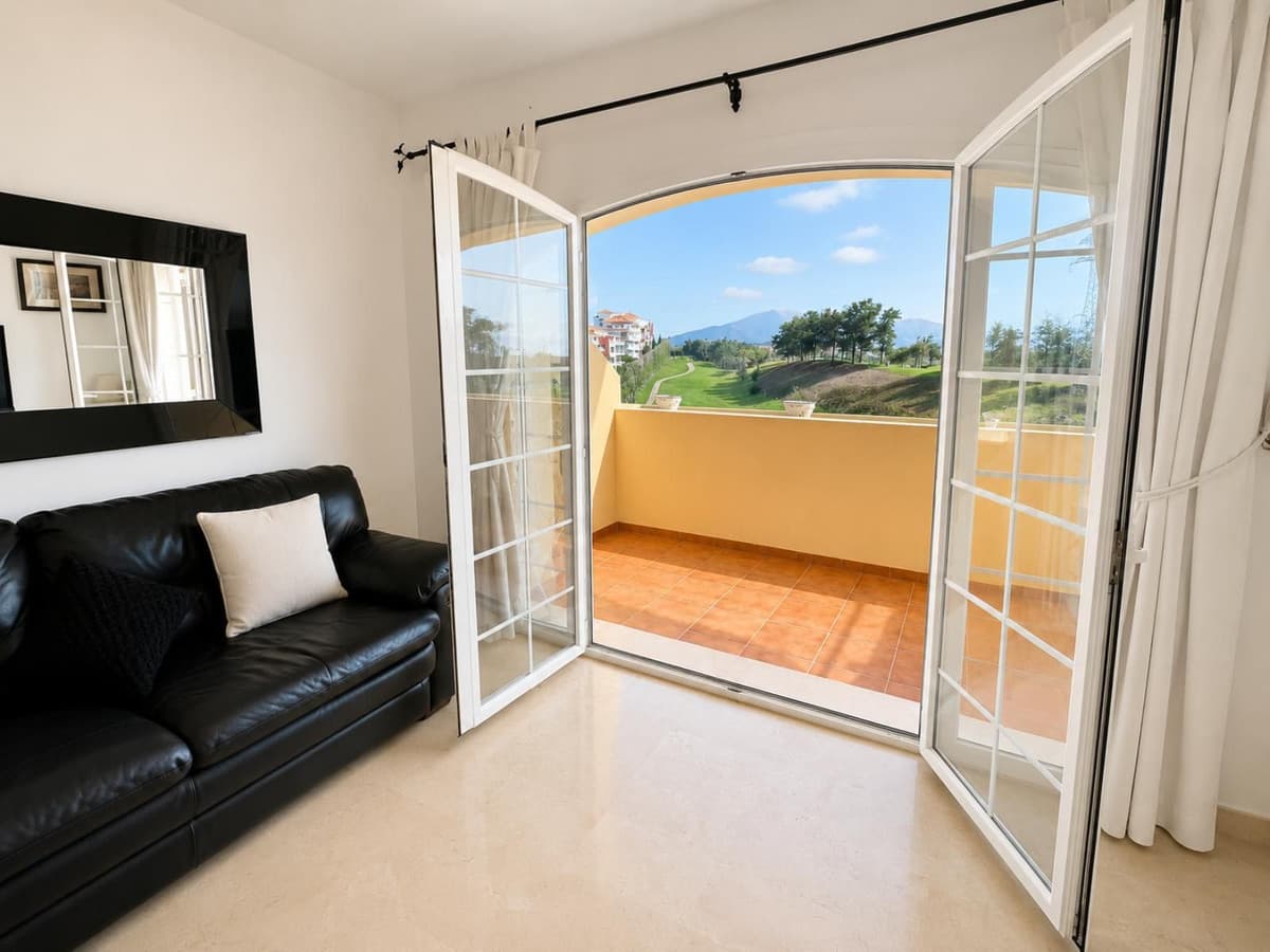 Middle Floor Apartment in Riviera del Sol — photo 9 of 10