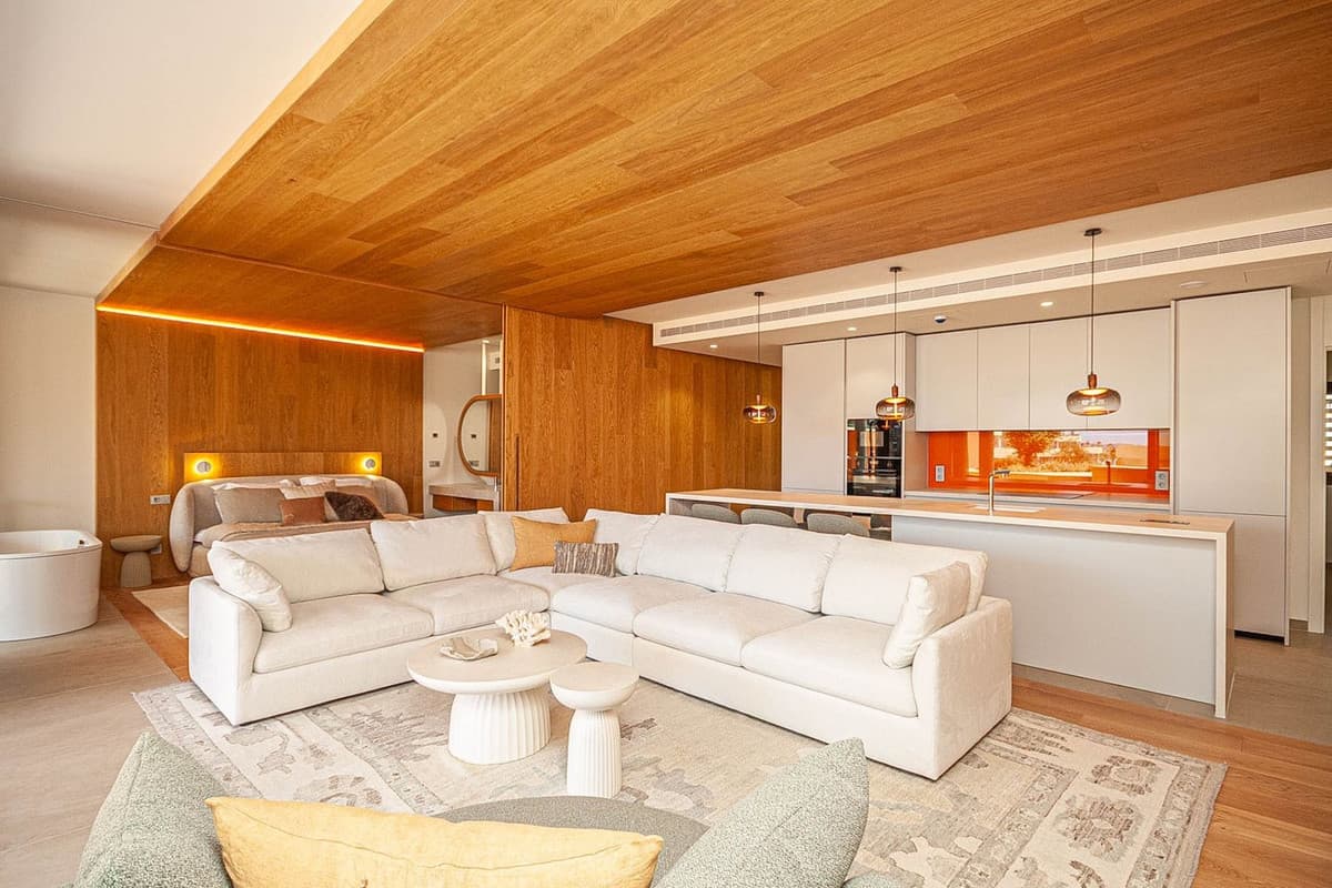 Middle Floor Apartment in Higueron — photo 2 of 10