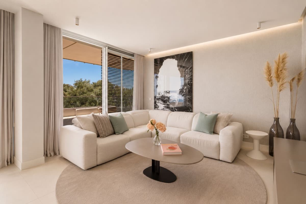 Middle Floor Apartment in Estepona — photo 3 of 10