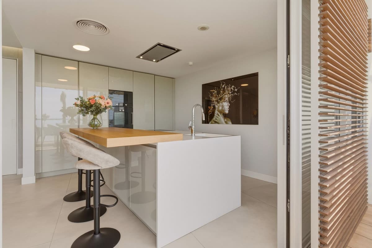 Middle Floor Apartment in Estepona — photo 9 of 10