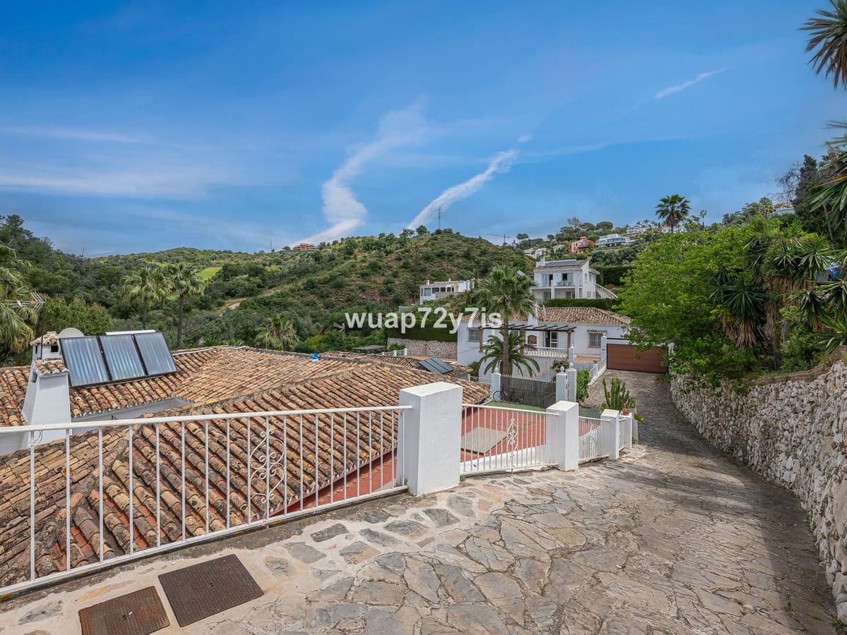 Detached Villa in El Rosario — photo 1 of 10