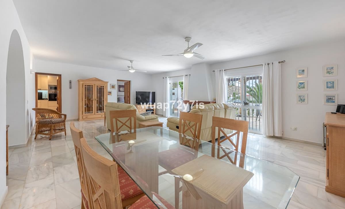 Detached Villa in El Rosario — photo 7 of 10
