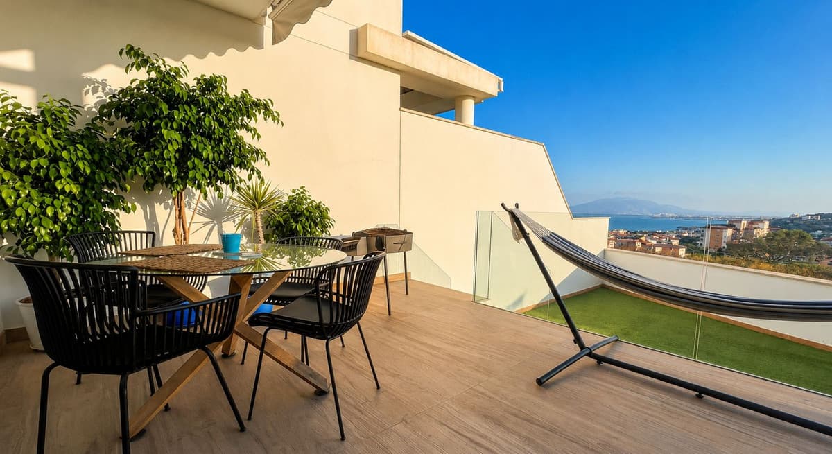 Townhouse in Málaga — photo 3 of 10