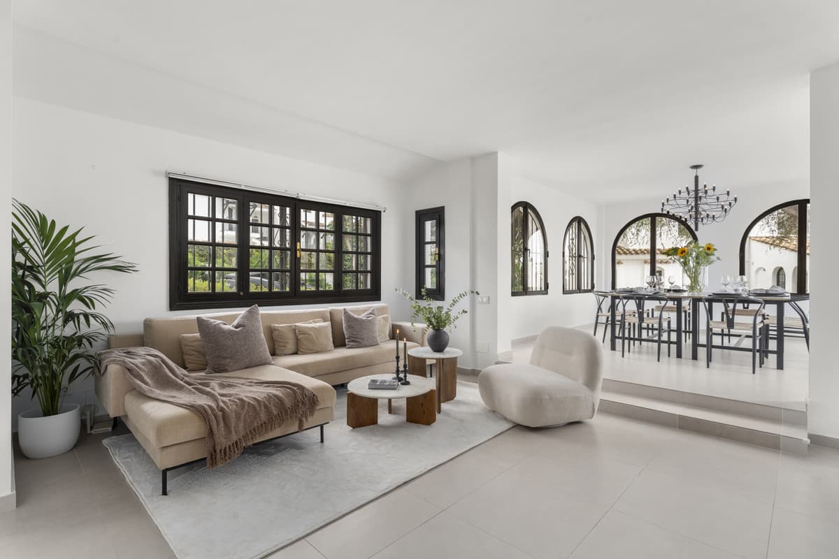Middle Floor Apartment in Nueva Andalucía — photo 1 of 10