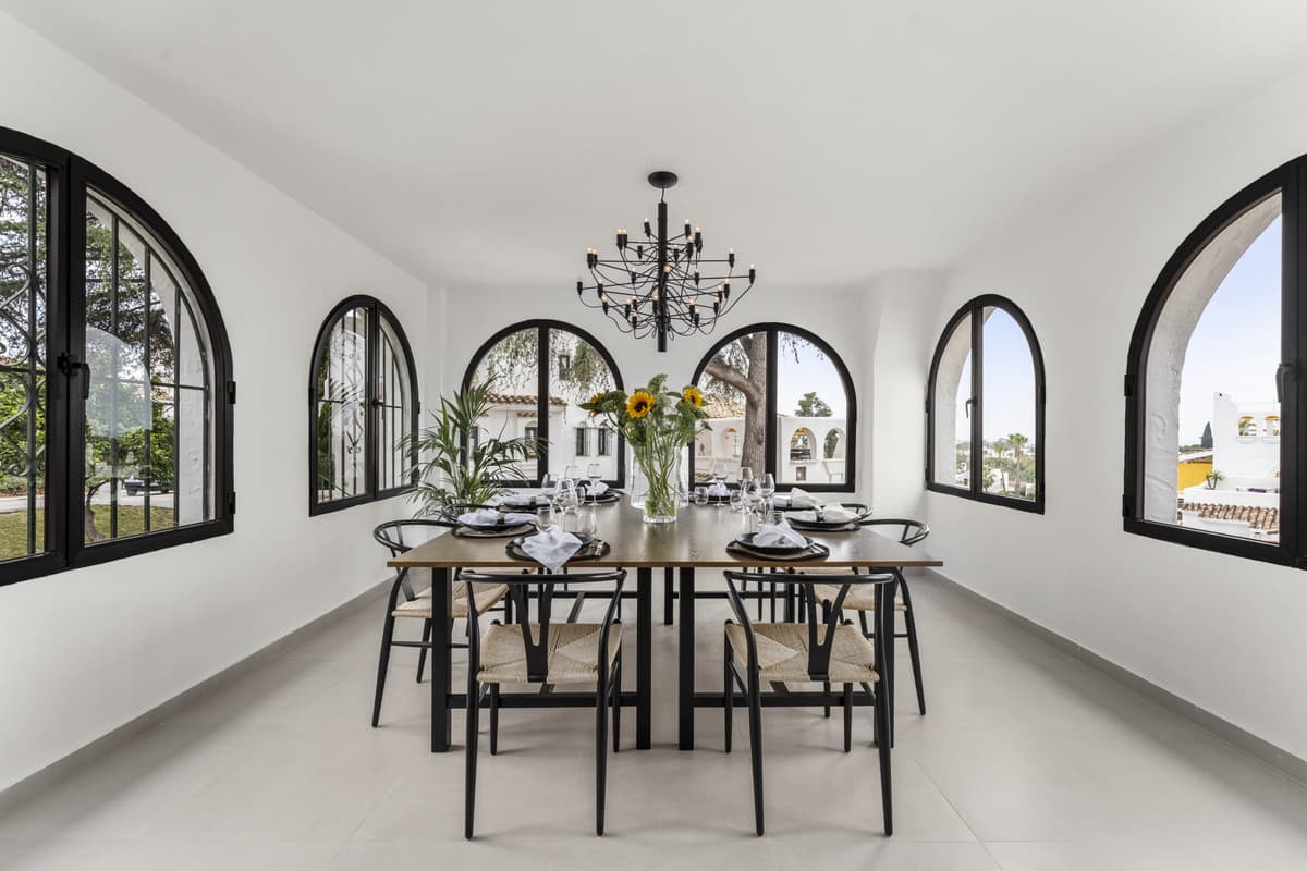 Middle Floor Apartment in Nueva Andalucía — photo 4 of 10