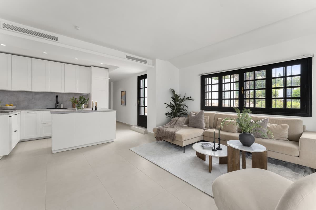 Middle Floor Apartment in Nueva Andalucía — photo 6 of 10