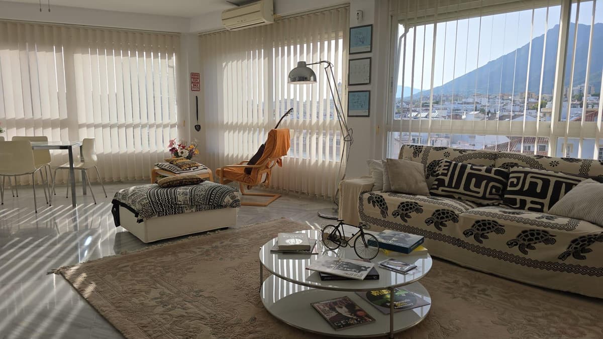 Middle Floor Apartment in Marbella — photo 7 of 10