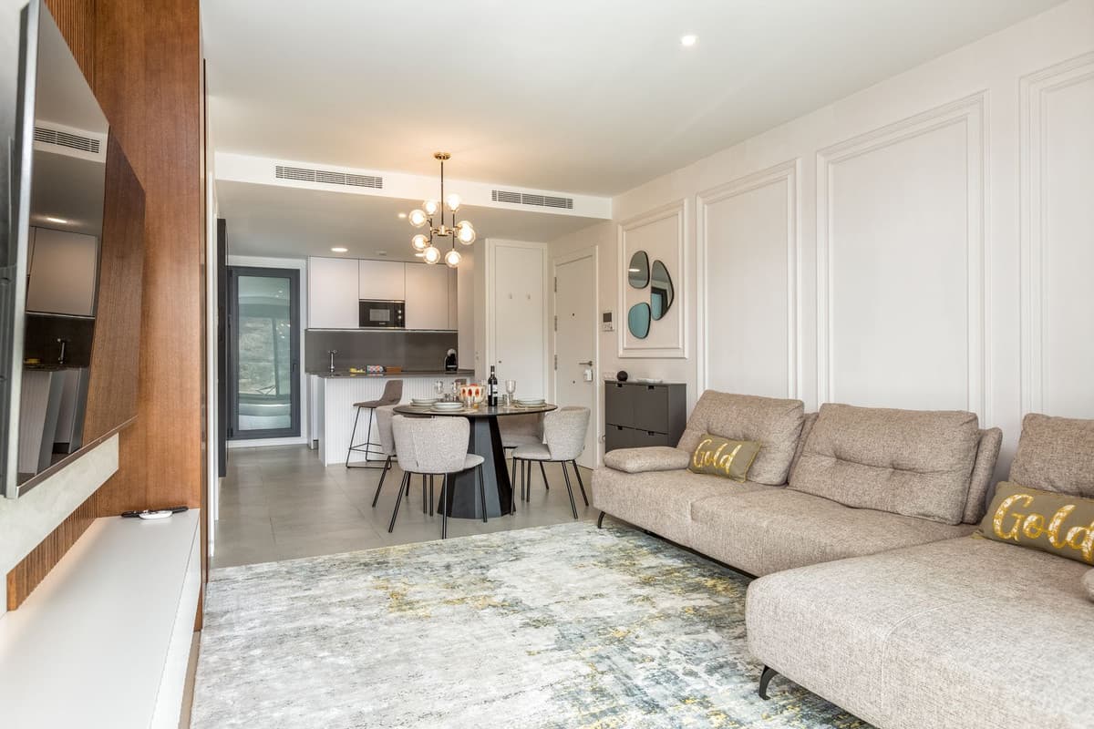 Middle Floor Apartment in Higueron — photo 3 of 10
