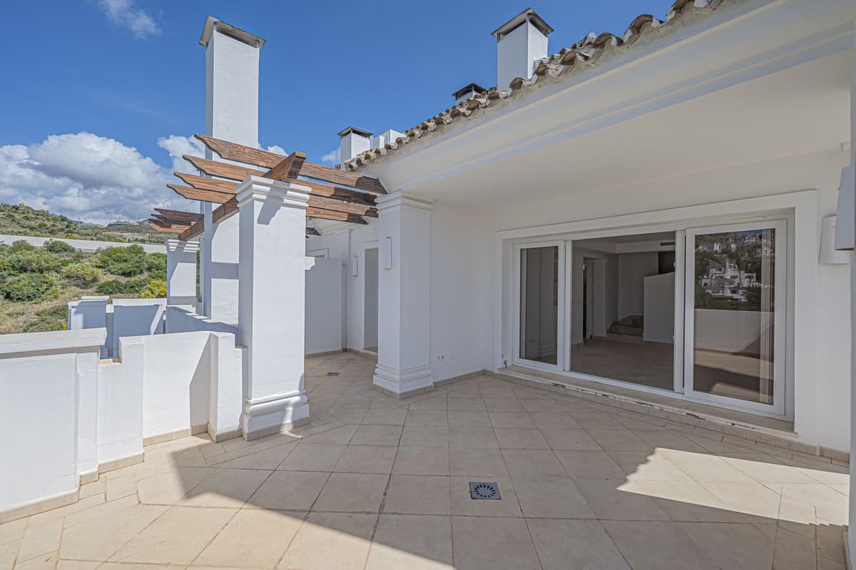 Penthouse in Nueva Andalucía — photo 4 of 10