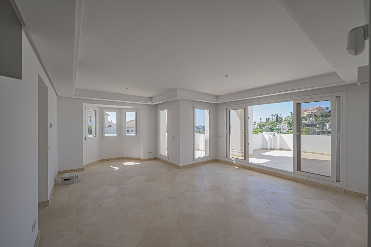Penthouse in Nueva Andalucía — photo 7 of 10