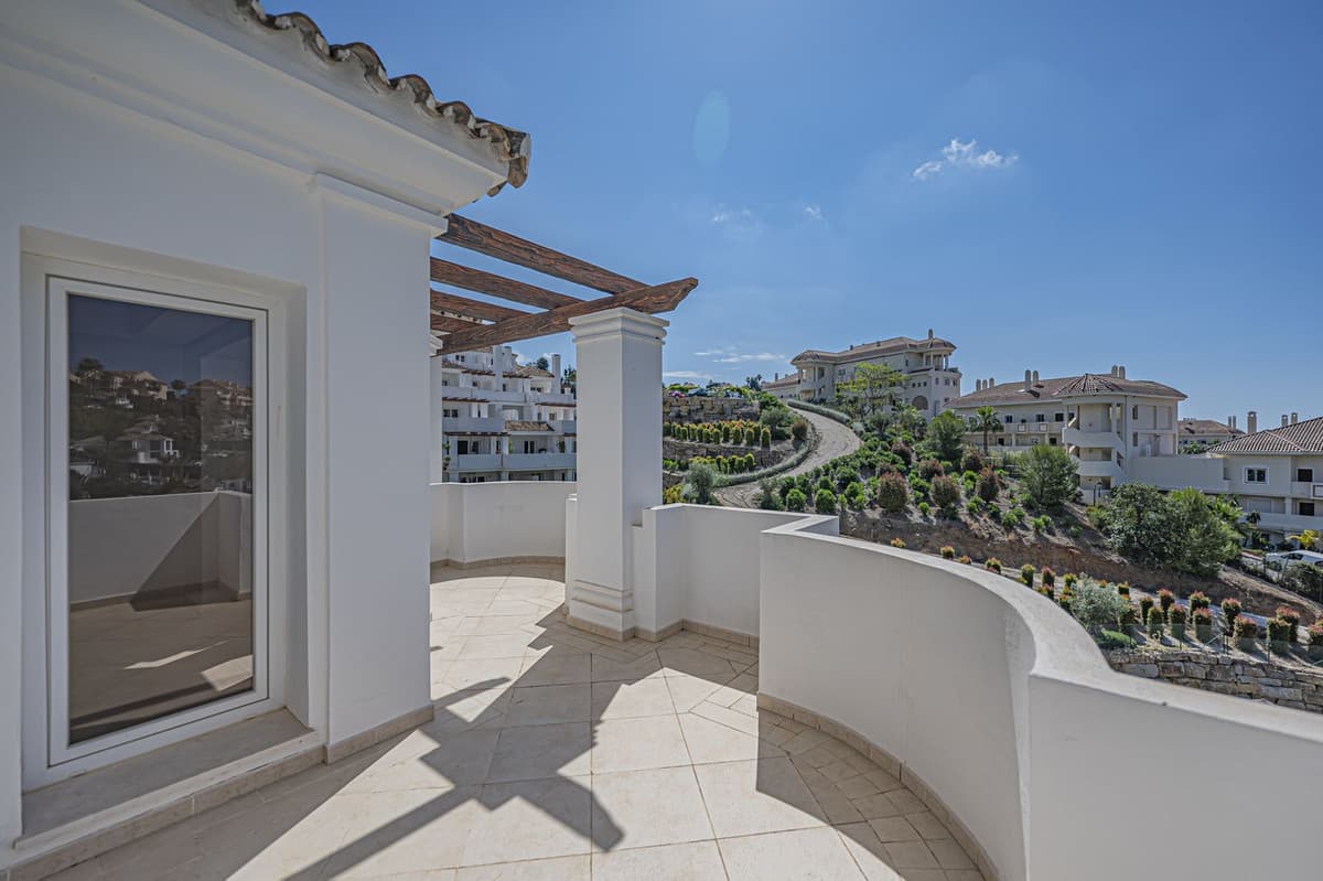 Penthouse in Nueva Andalucía — photo 10 of 10