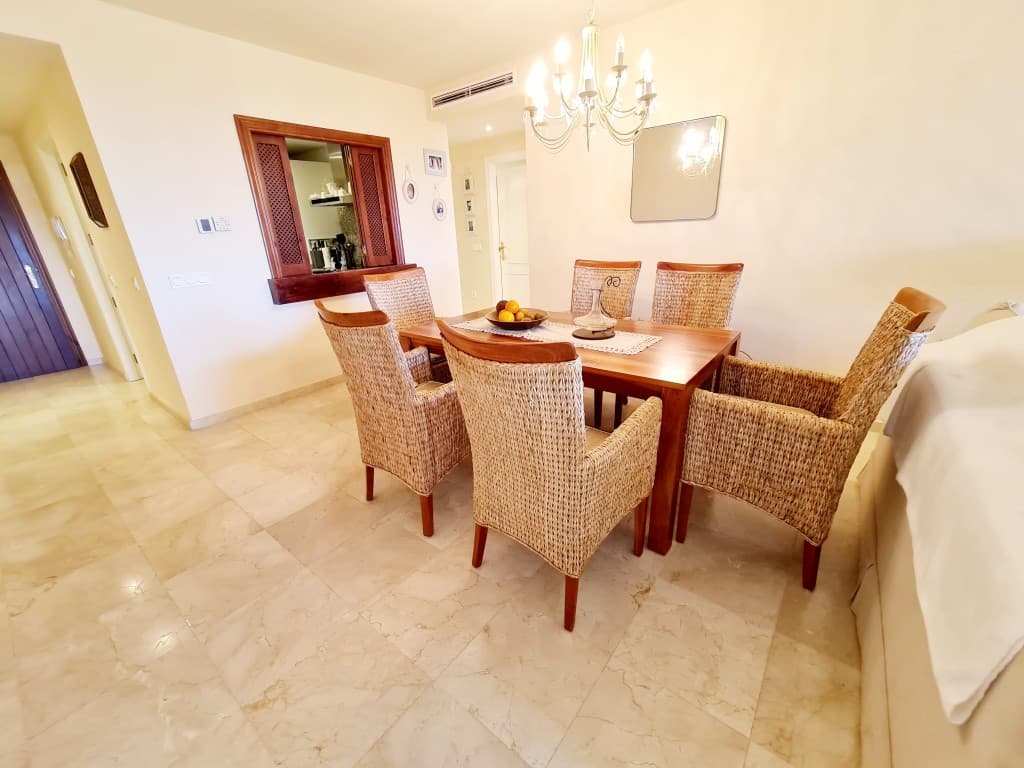 Middle Floor Apartment in New Golden Mile — photo 6 of 10