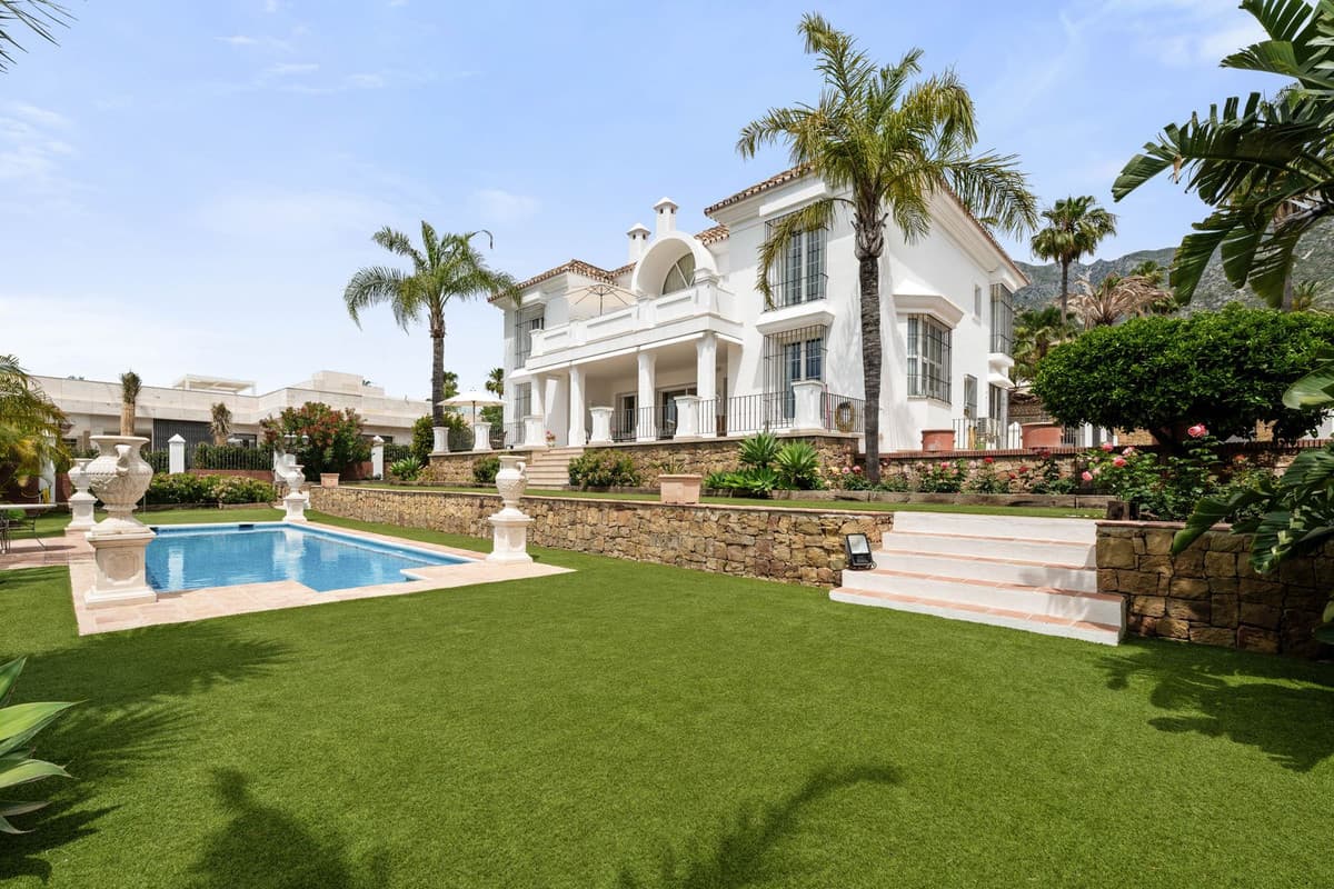Detached Villa in Sierra Blanca — photo 3 of 10