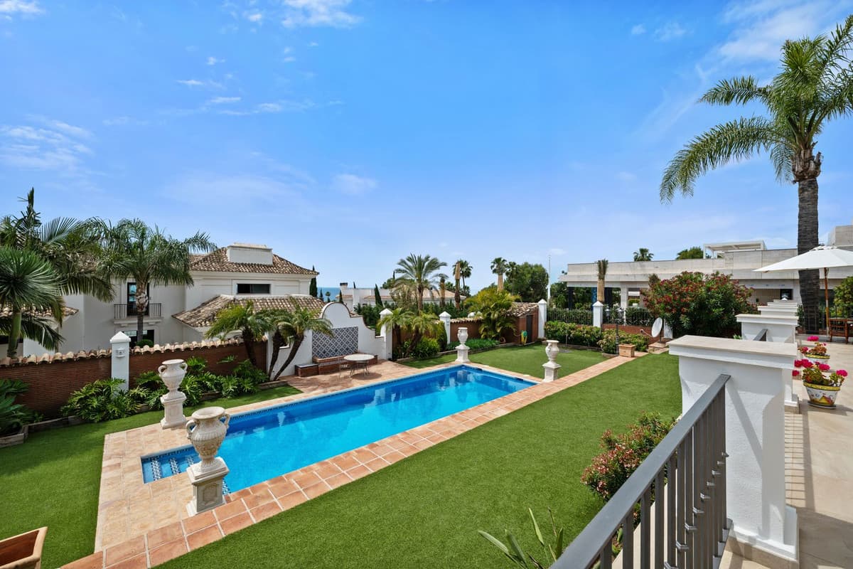 Detached Villa in Sierra Blanca — photo 4 of 10