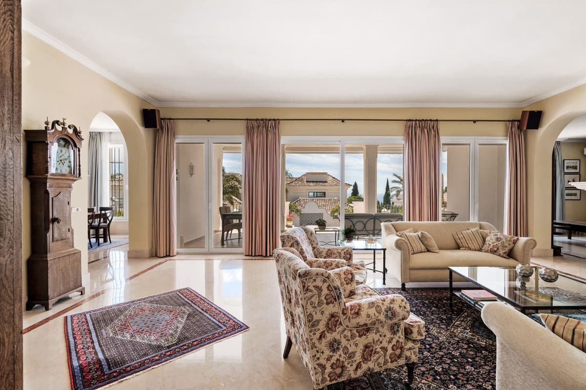 Detached Villa in Sierra Blanca — photo 7 of 10