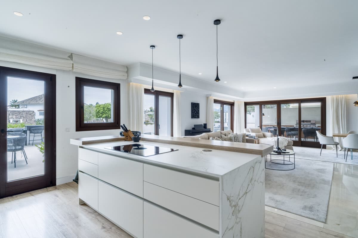 Penthouse Duplex in The Golden Mile — photo 5 of 10