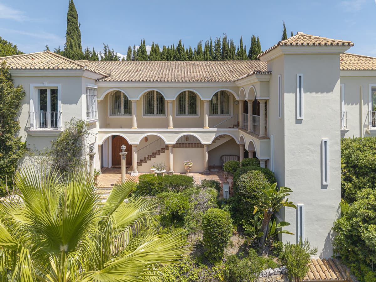 Detached Villa in Benahavís — photo 2 of 10