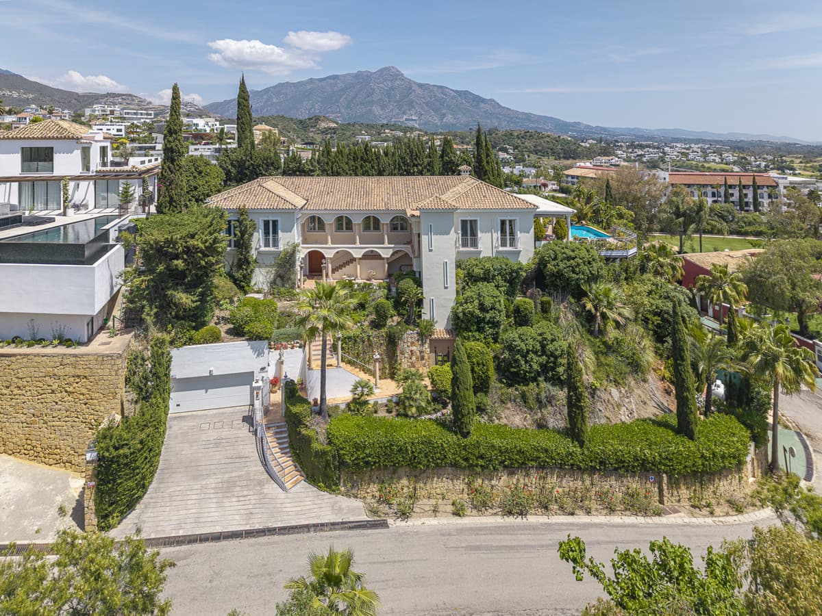 Detached Villa in Benahavís — photo 4 of 10