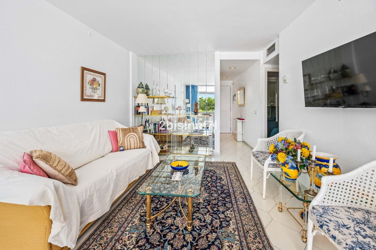 Middle Floor Apartment in Miraflores — photo 5 of 10