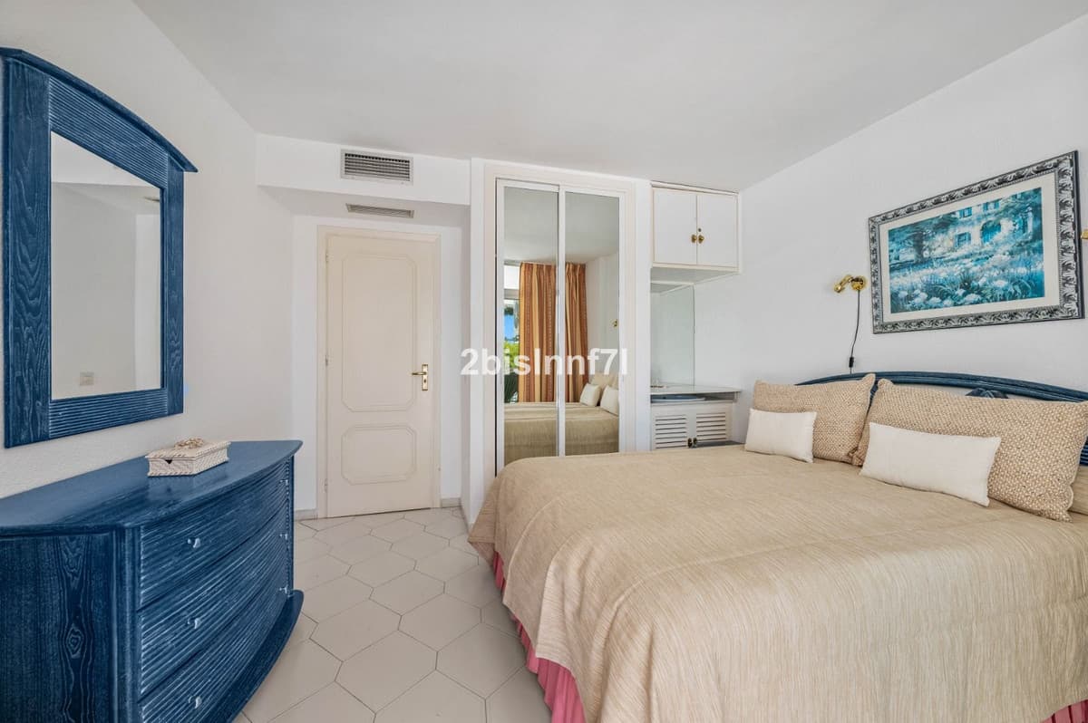 Middle Floor Apartment in Miraflores — photo 10 of 10