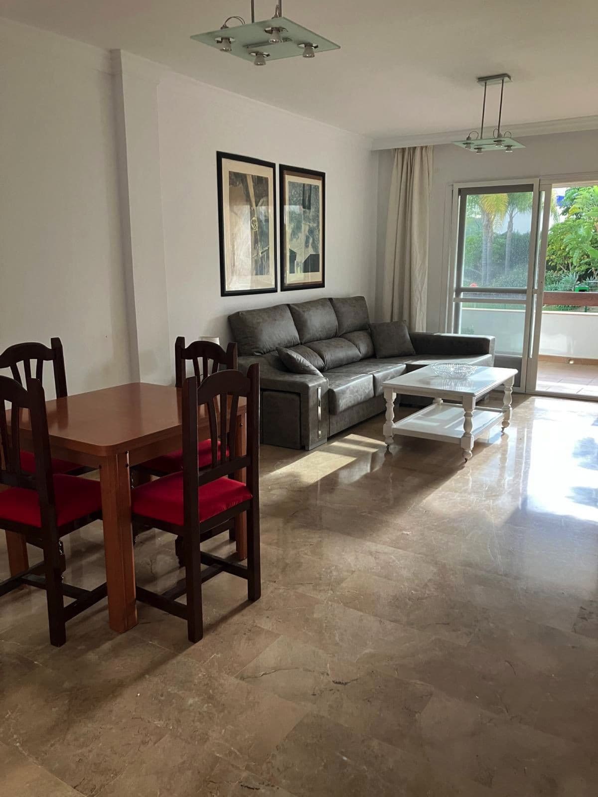 Ground Floor Apartment in Estepona — photo 3 of 10