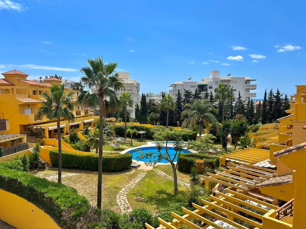 Semi-Detached House in Estepona — photo 2 of 10