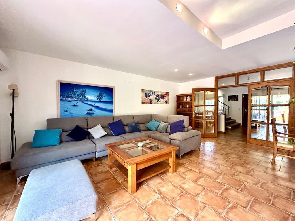 Semi-Detached House in Estepona — photo 3 of 10