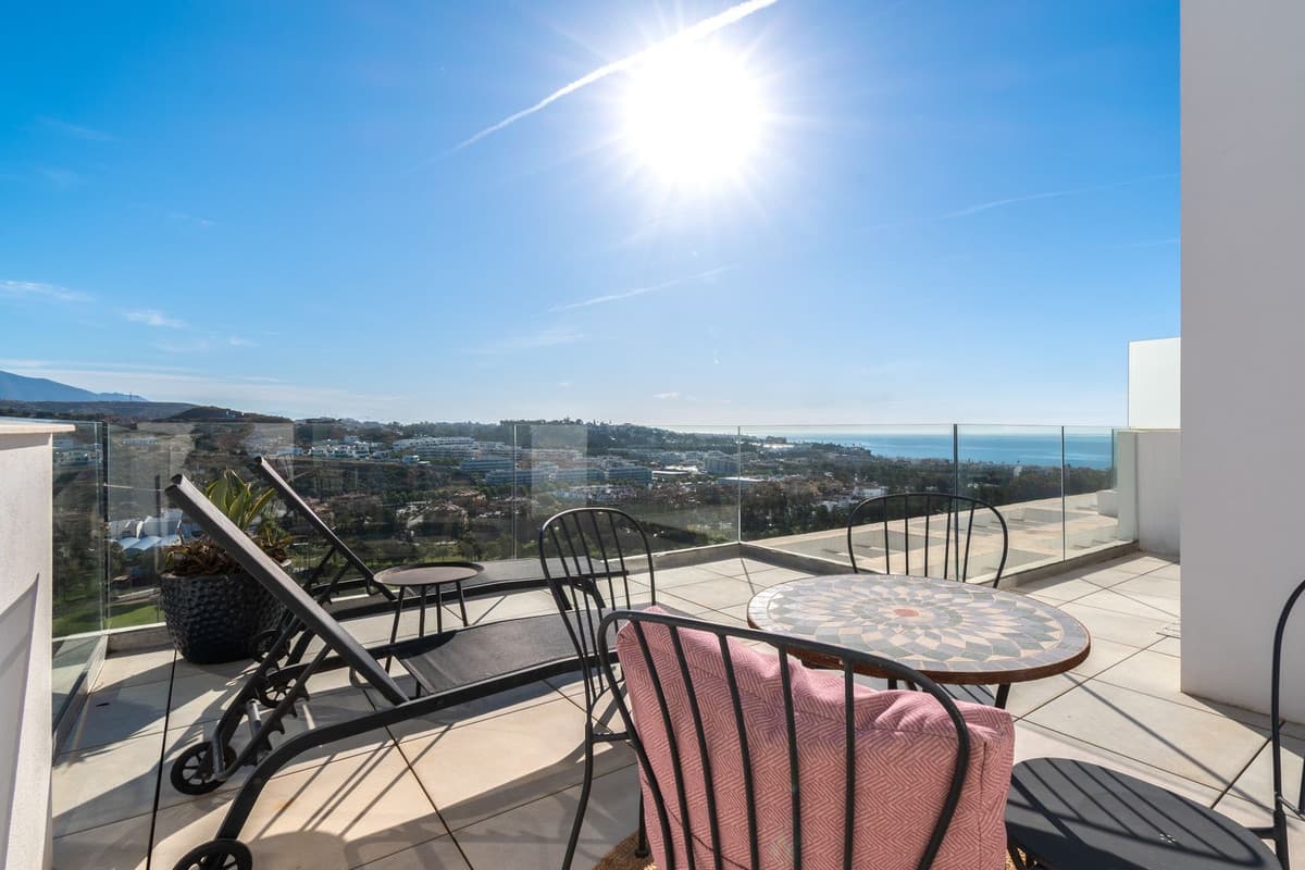 Middle Floor Apartment in La Cala de Mijas — photo 1 of 10