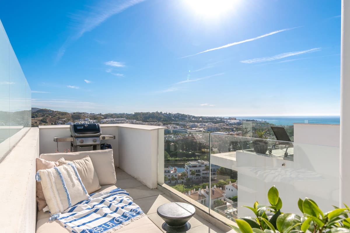 Middle Floor Apartment in La Cala de Mijas — photo 4 of 10