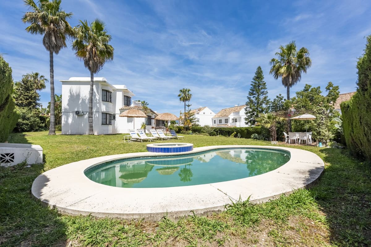 Detached Villa in Atalaya — photo 3 of 10