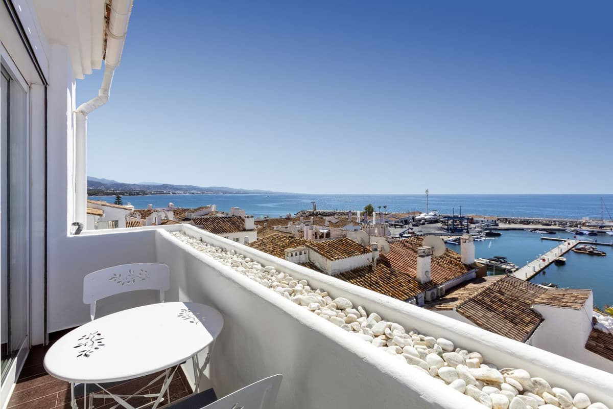 Top Floor Apartment in Puerto Banús — photo 2 of 10