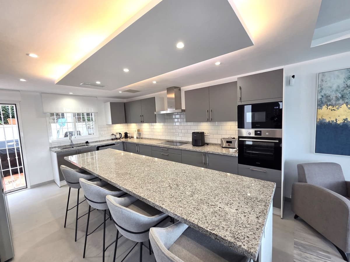 Semi-Detached House in Artola — photo 1 of 10
