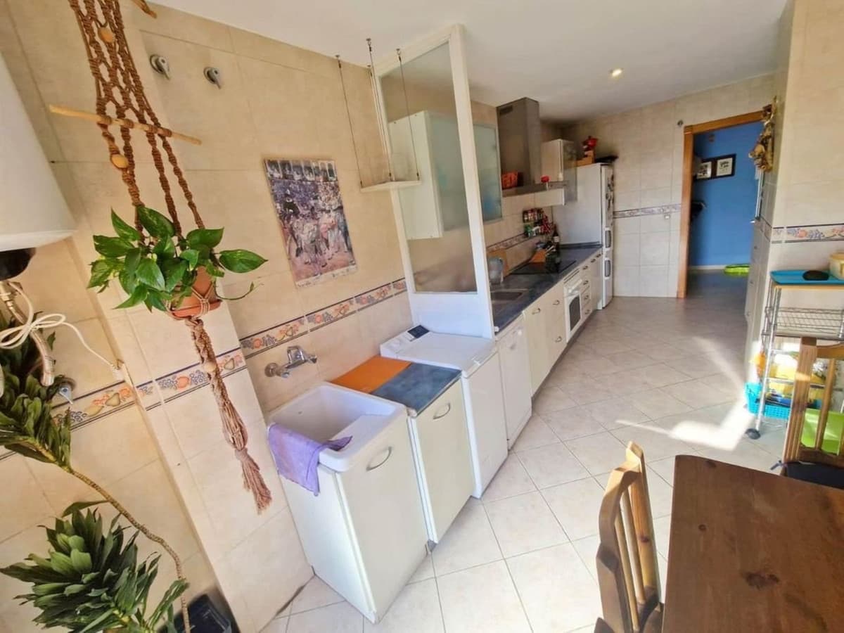 Middle Floor Apartment in Málaga — photo 9 of 10