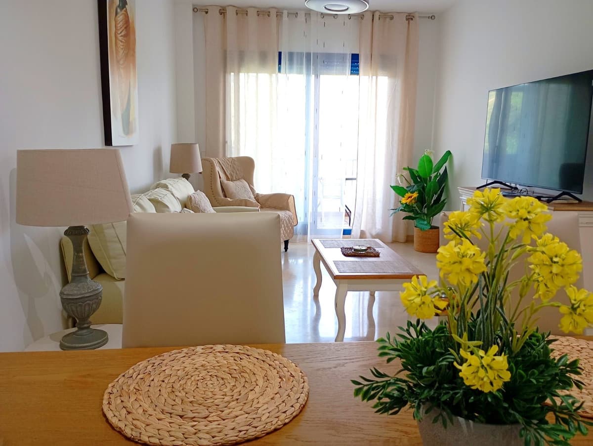 Middle Floor Apartment in La Duquesa — photo 3 of 10