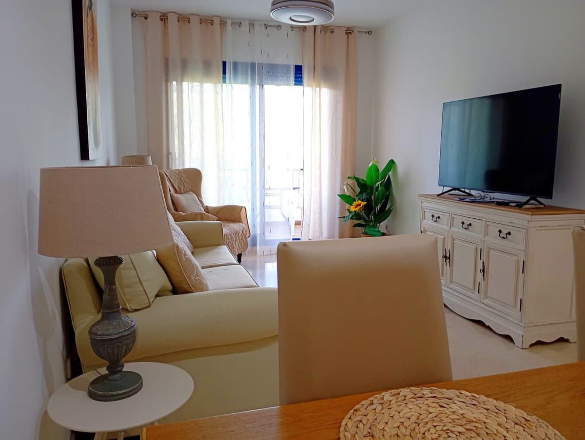 Middle Floor Apartment in La Duquesa — photo 5 of 10