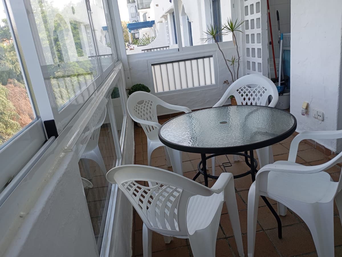 Middle Floor Apartment in La Duquesa — photo 8 of 10